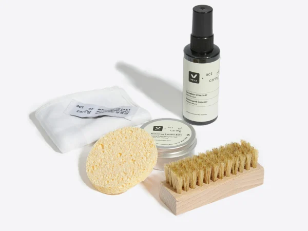 SNEAKER CARE KIT VEJA X ACT OF CARING